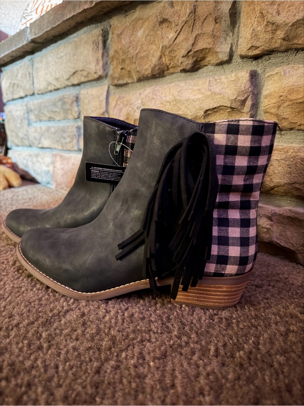 Plaid-Back Black Fringe Ankle Booties woman’s size 9